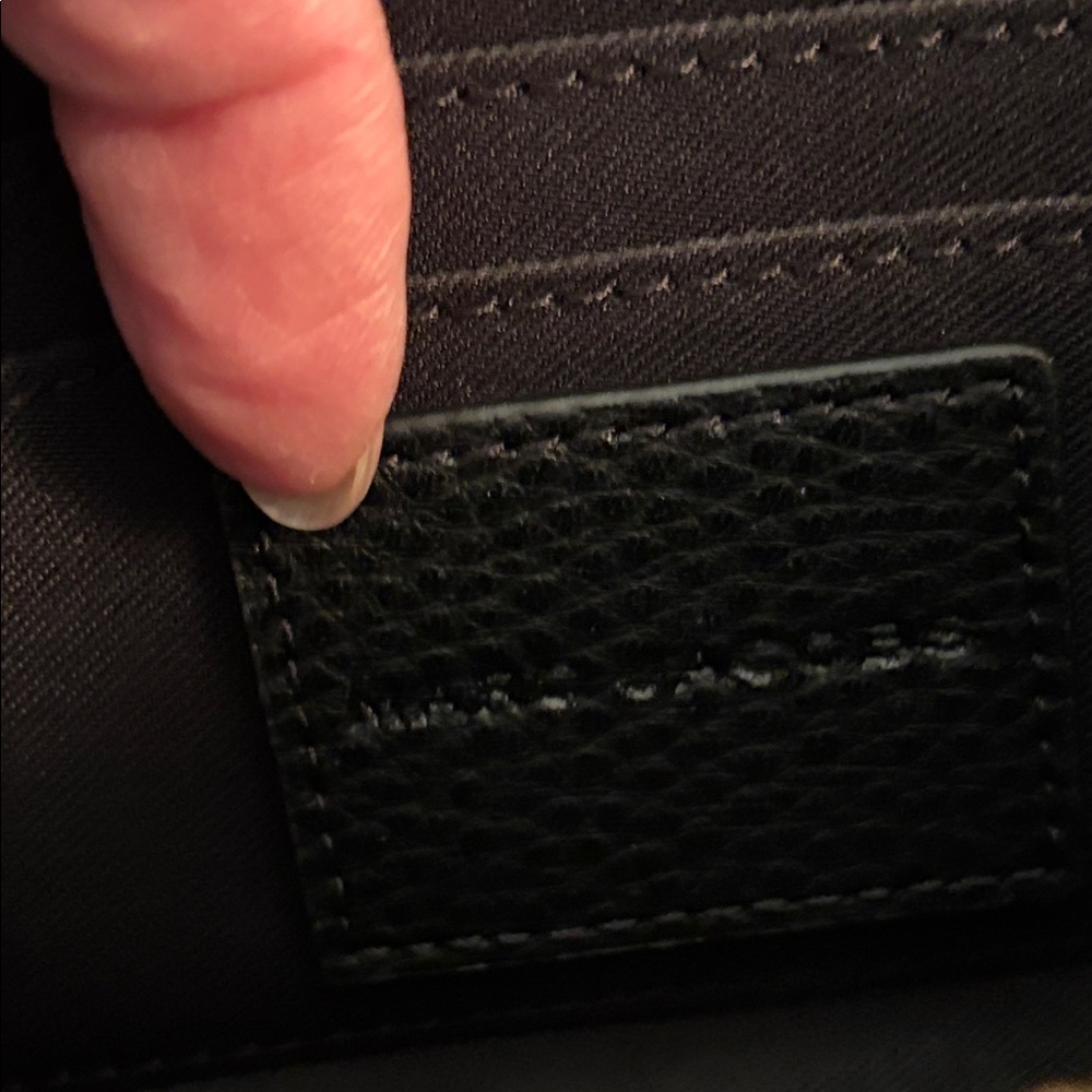 Marc Jacobs Black Pebbled Leather Wristlet with Red Heart Accent - Picture 6 of 8